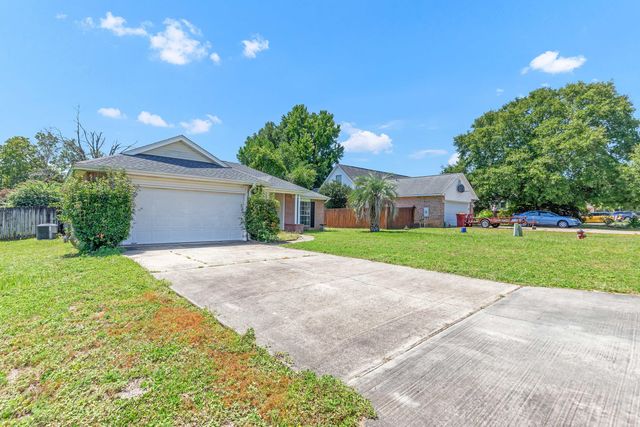 311 Seattle Slew Court, Crestview, FL 32539