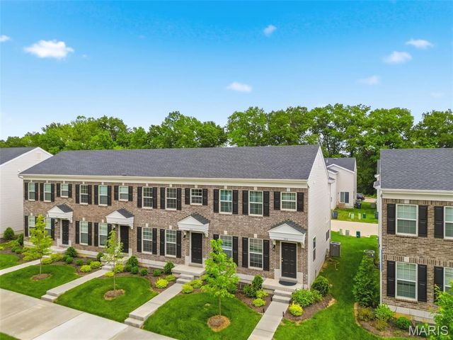 346 Fall Harvest Parkway, Wentzville, MO 63385