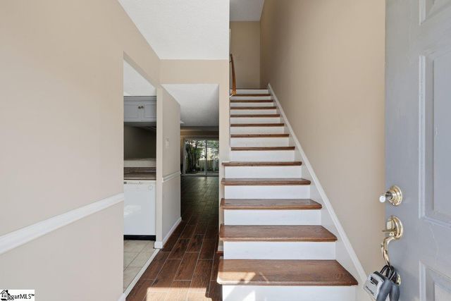2530 E North St Apt 13E Unit 13, Greenville, SC 29615