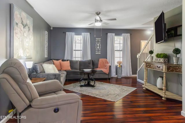 238 Dry Valley Rd, Thorn Hill, TN 37881