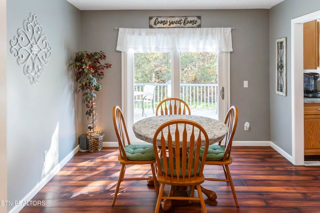 238 Dry Valley Rd, Thorn Hill, TN 37881