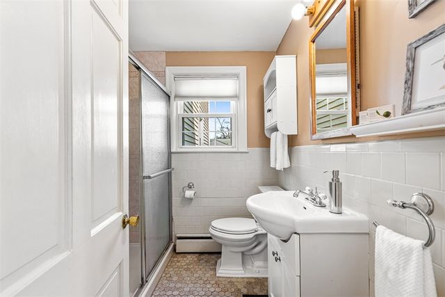 55 Lindy Avenue, East Providence, RI 02915