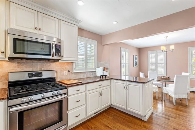 55 Lindy Avenue, East Providence, RI 02915