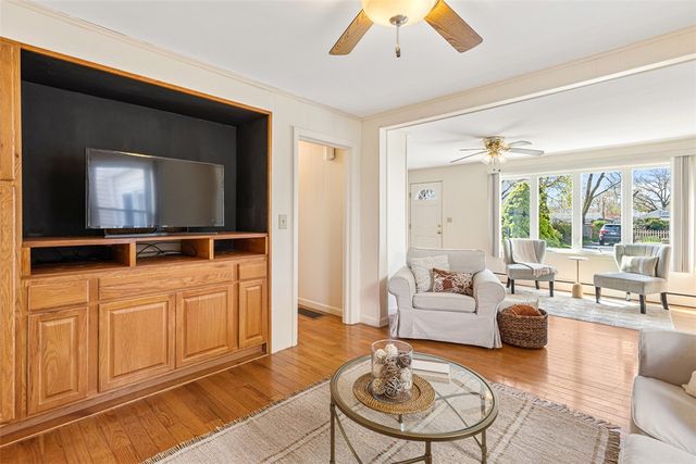 55 Lindy Avenue, East Providence, RI 02915