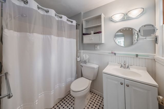 102 Hunting Lane, Sherborn, MA 01770