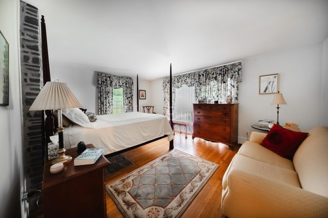 102 Hunting Lane, Sherborn, MA 01770