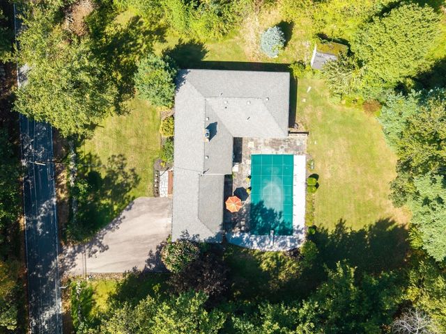 102 Hunting Lane, Sherborn, MA 01770