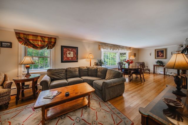 102 Hunting Lane, Sherborn, MA 01770