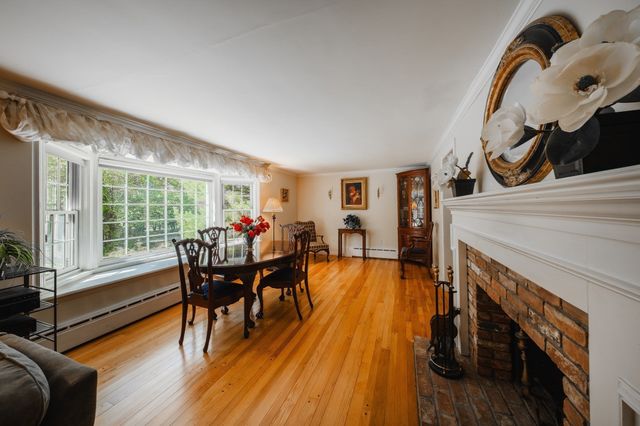 102 Hunting Lane, Sherborn, MA 01770