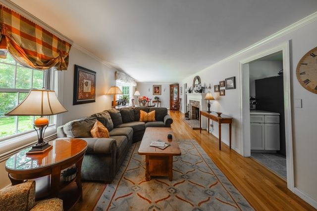 102 Hunting Lane, Sherborn, MA 01770