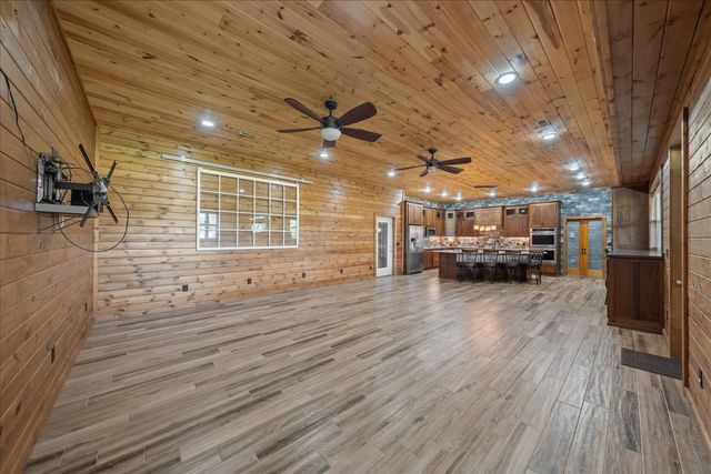 10879 Church Rd, Bon Aqua, TN 37025