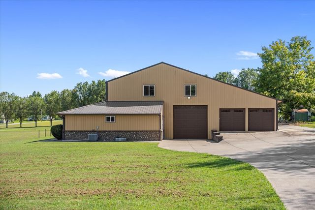 10879 Church Rd, Bon Aqua, TN 37025