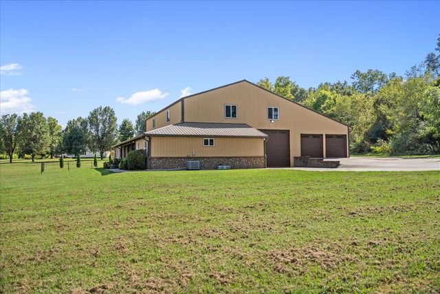 10879 Church Rd, Bon Aqua, TN 37025