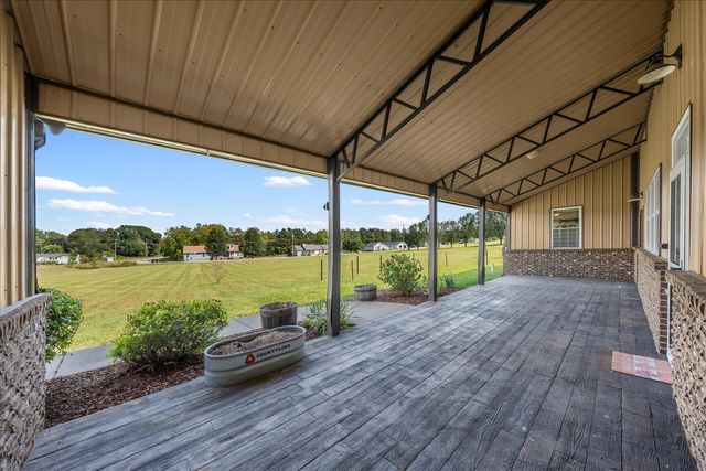 10879 Church Rd, Bon Aqua, TN 37025