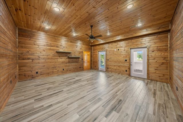 10879 Church Rd, Bon Aqua, TN 37025