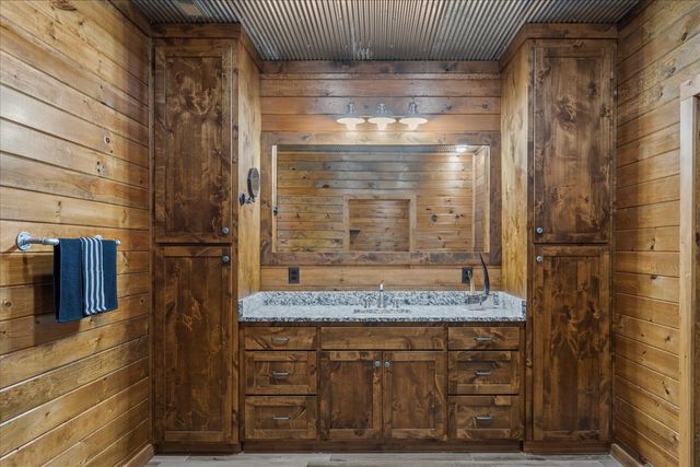 10879 Church Rd, Bon Aqua, TN 37025