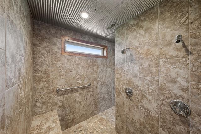 10879 Church Rd, Bon Aqua, TN 37025