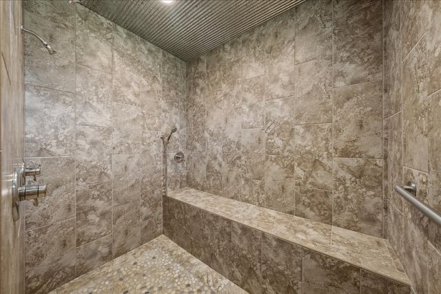 10879 Church Rd, Bon Aqua, TN 37025