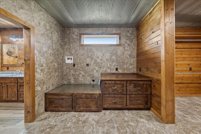 10879 Church Rd, Bon Aqua, TN 37025