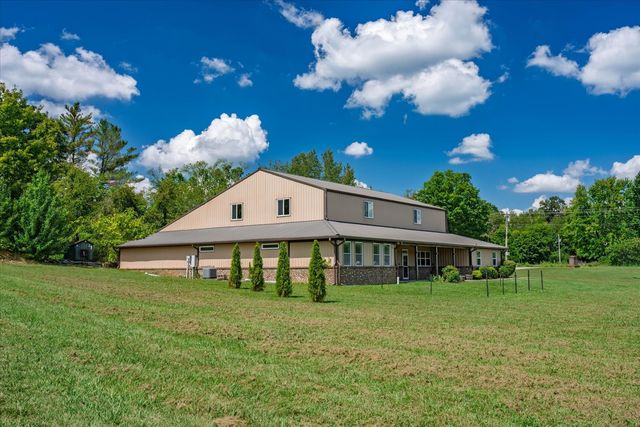 10879 Church Rd, Bon Aqua, TN 37025