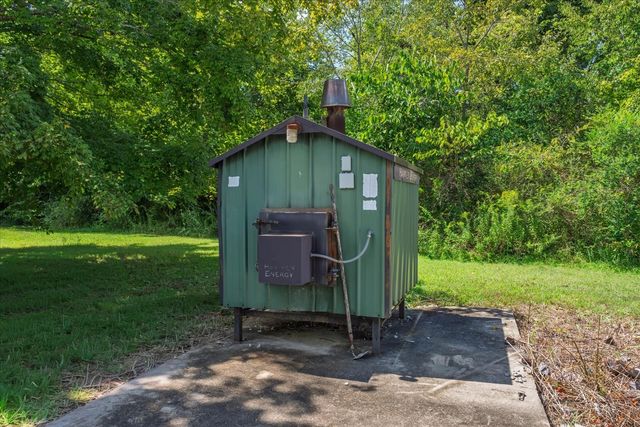 10879 Church Rd, Bon Aqua, TN 37025