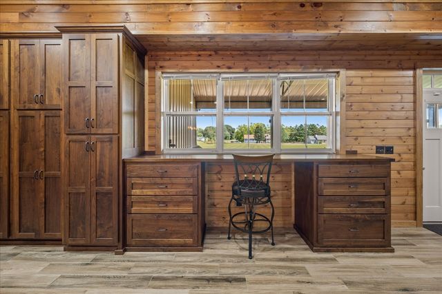 10879 Church Rd, Bon Aqua, TN 37025