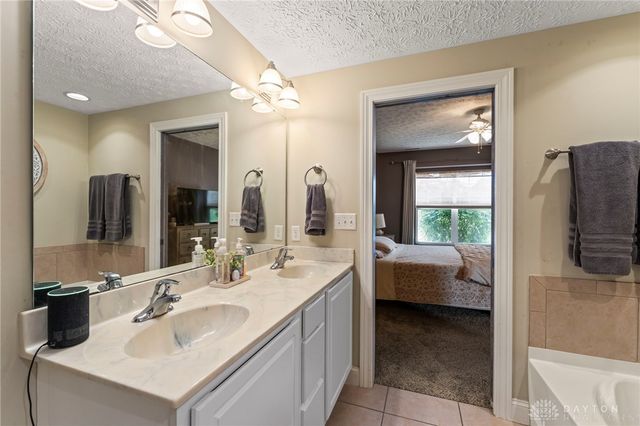 8971 Anneliese Way, Clayton, OH 45315