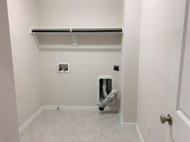 17768 Coralberry Drive, Dallas, TX 75252