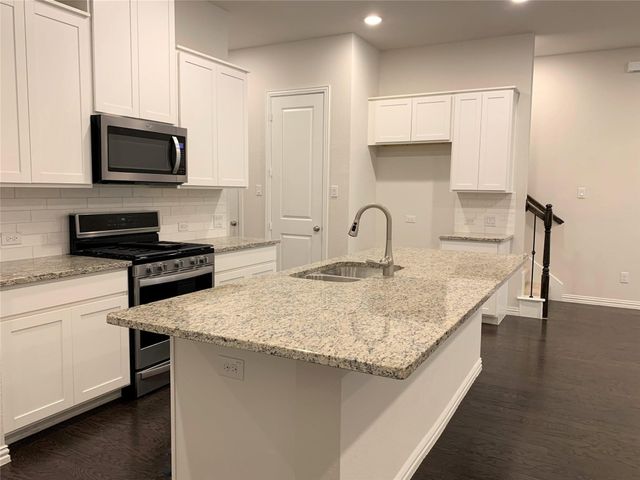 17768 Coralberry Drive, Dallas, TX 75252