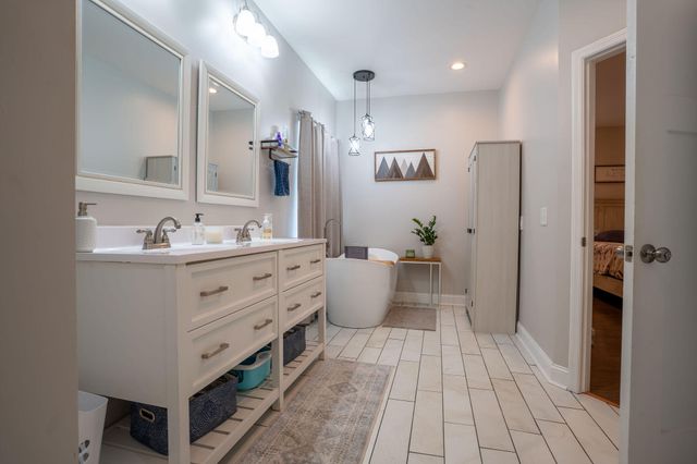 185 Bell Lake Drive, Trenton, GA 30752