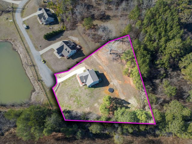 185 Bell Lake Drive, Trenton, GA 30752