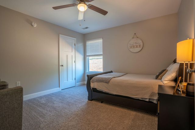 185 Bell Lake Drive, Trenton, GA 30752