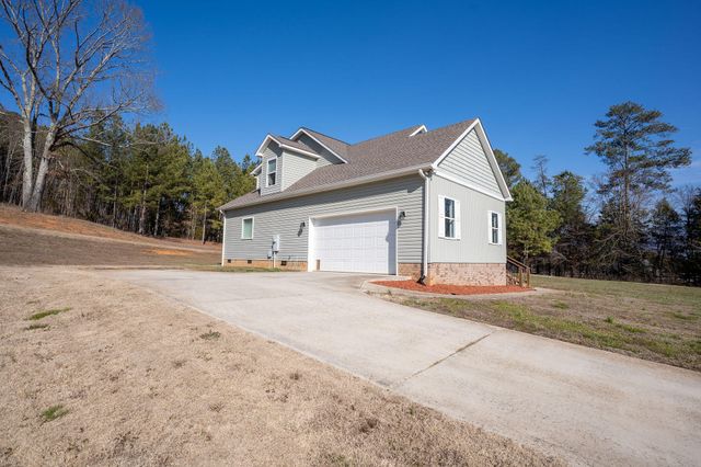 185 Bell Lake Drive, Trenton, GA 30752