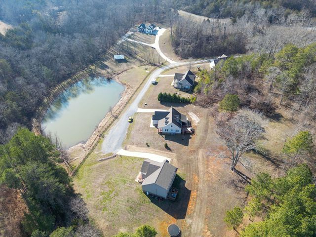 185 Bell Lake Drive, Trenton, GA 30752