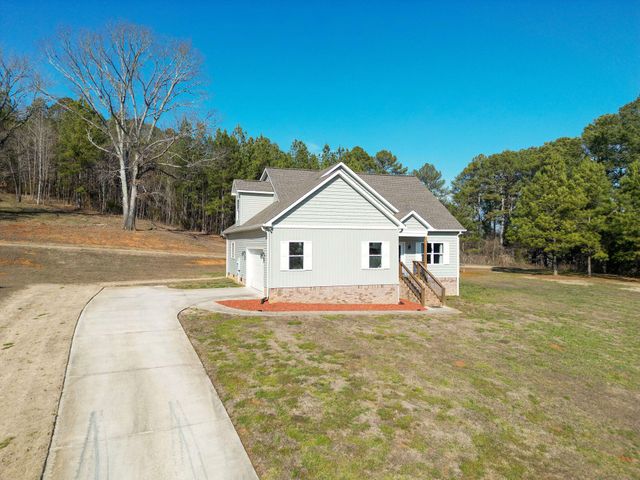 185 Bell Lake Drive, Trenton, GA 30752