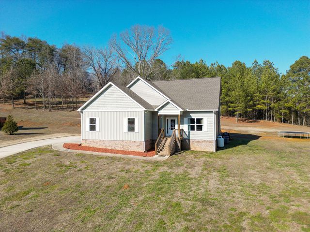 185 Bell Lake Drive, Trenton, GA 30752