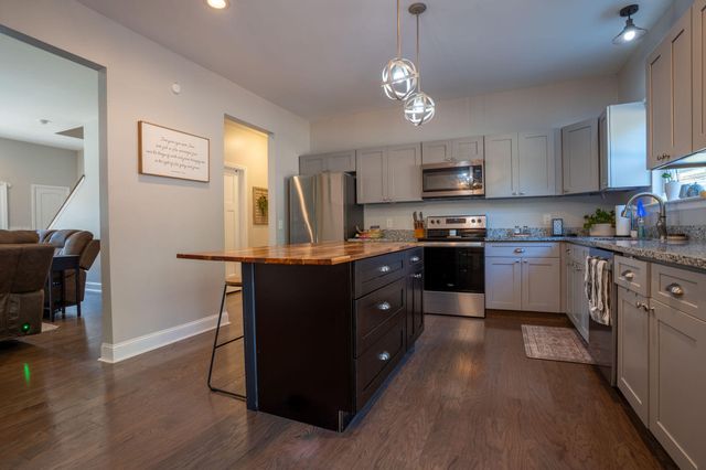 185 Bell Lake Drive, Trenton, GA 30752