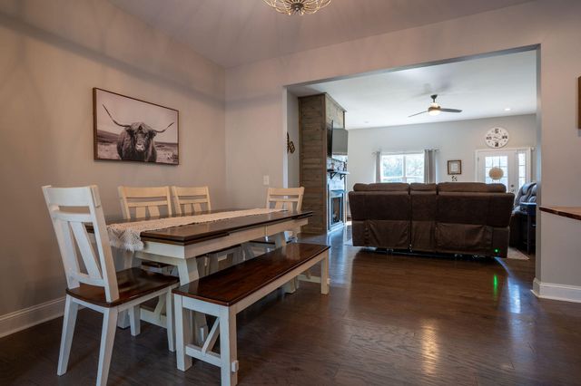 185 Bell Lake Drive, Trenton, GA 30752