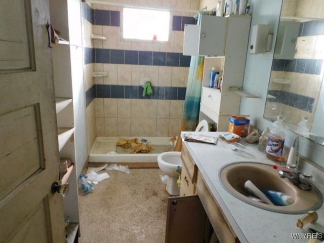 2762 West Avenue, Newfane, NY 14108