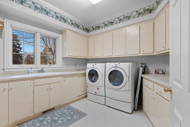 2355 LOST DAUPHIN ROAD, De Pere, WI 54115