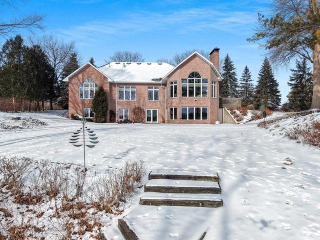 2355 LOST DAUPHIN ROAD, De Pere, WI 54115