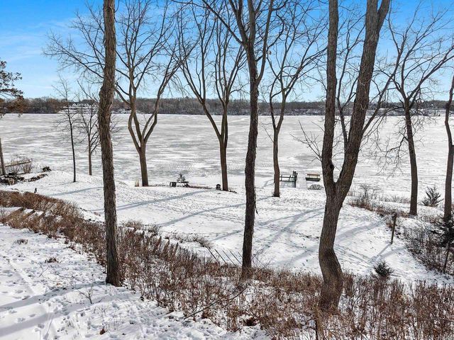 2355 LOST DAUPHIN ROAD, De Pere, WI 54115