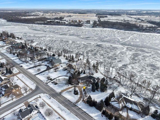 2355 LOST DAUPHIN ROAD, De Pere, WI 54115