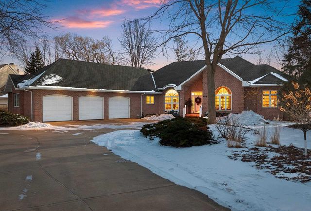 2355 LOST DAUPHIN ROAD, De Pere, WI 54115