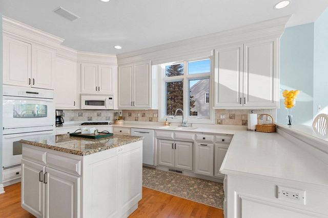 2355 LOST DAUPHIN ROAD, De Pere, WI 54115