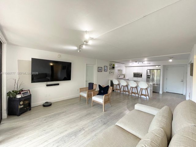 101 Ocean Lane Dr 304, Key Biscayne, FL 33149