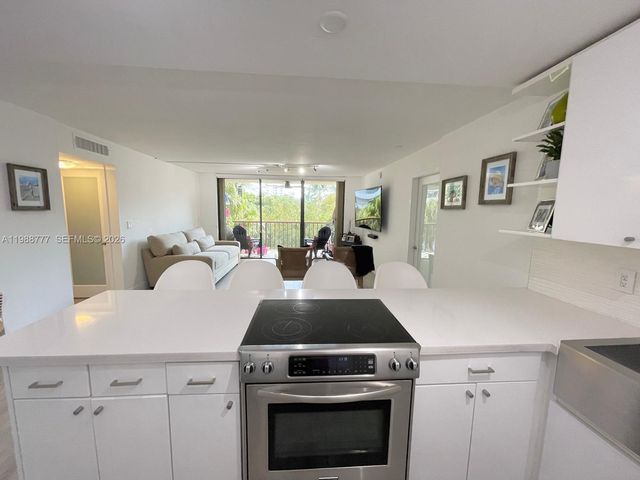 101 Ocean Lane Dr 304, Key Biscayne, FL 33149