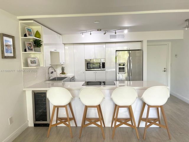 101 Ocean Lane Dr 304, Key Biscayne, FL 33149