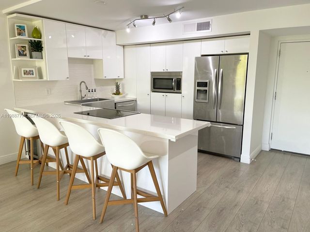 101 Ocean Lane Dr 304, Key Biscayne, FL 33149