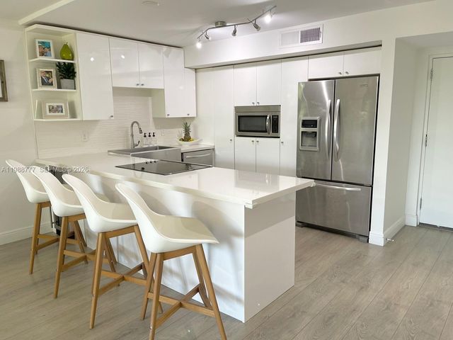 101 Ocean Lane Dr 304, Key Biscayne, FL 33149